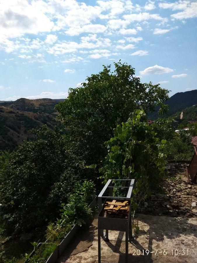 Nnn Guest House Goris Exterior foto