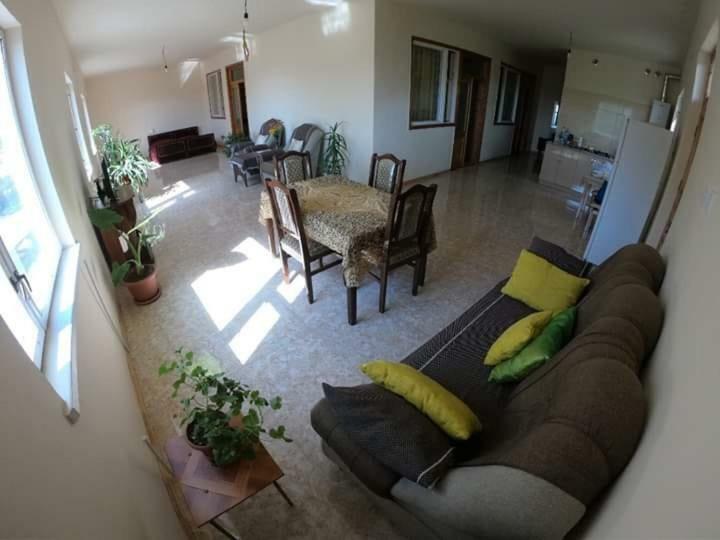 Nnn Guest House Goris Exterior foto