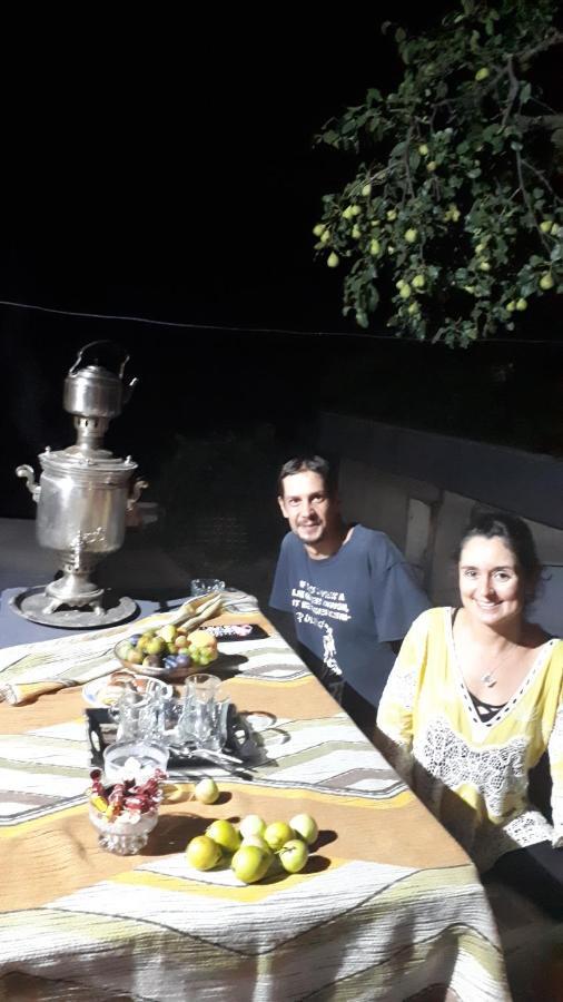 Nnn Guest House Goris Exterior foto