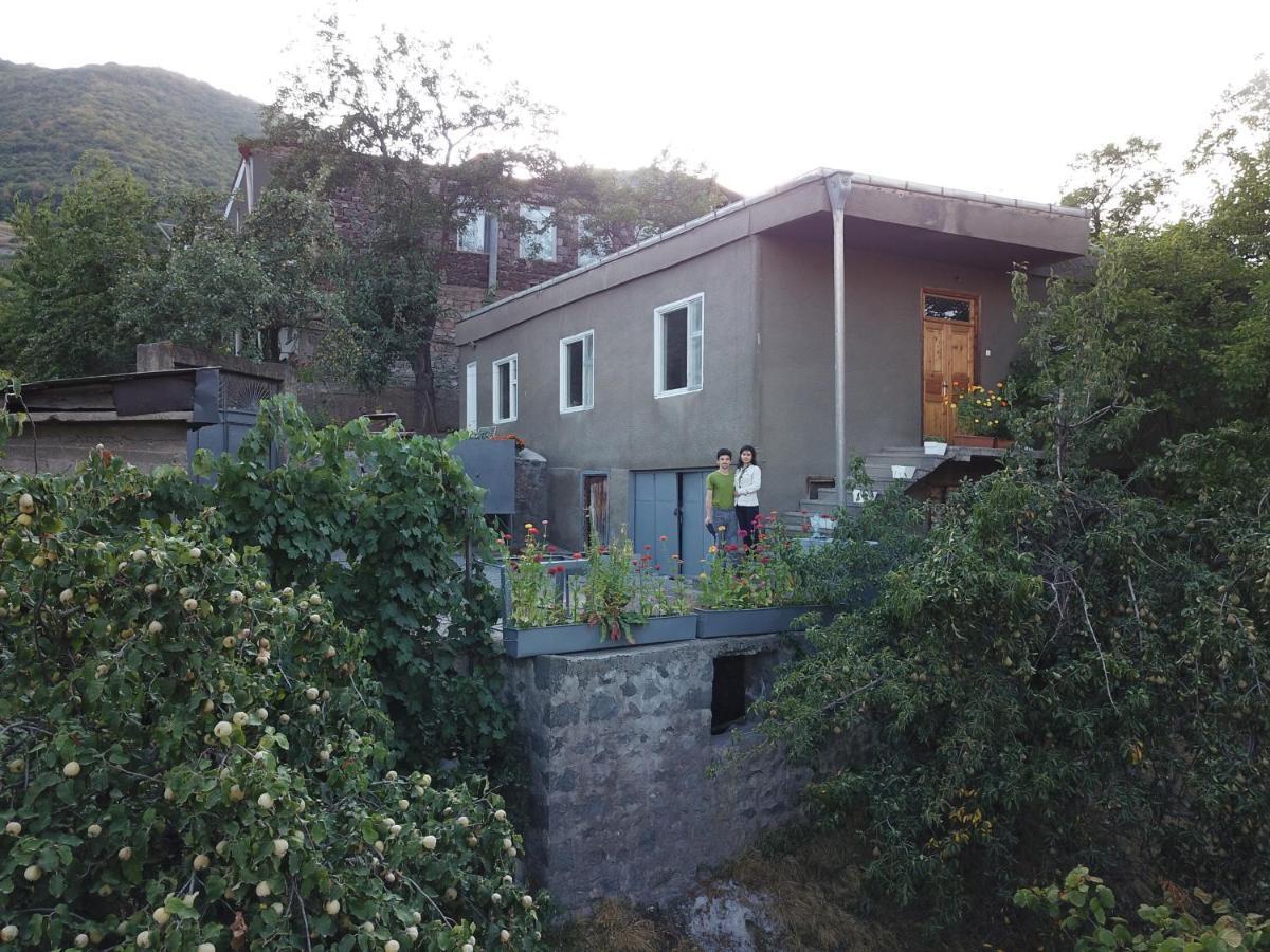 Nnn Guest House Goris Exterior foto