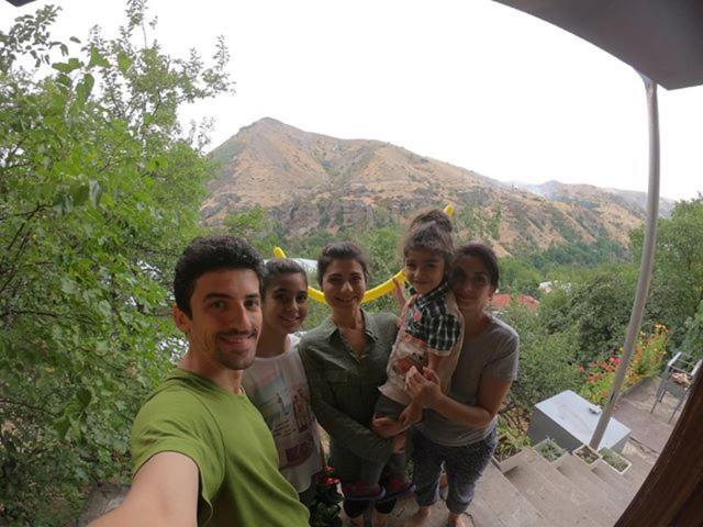 Nnn Guest House Goris Exterior foto