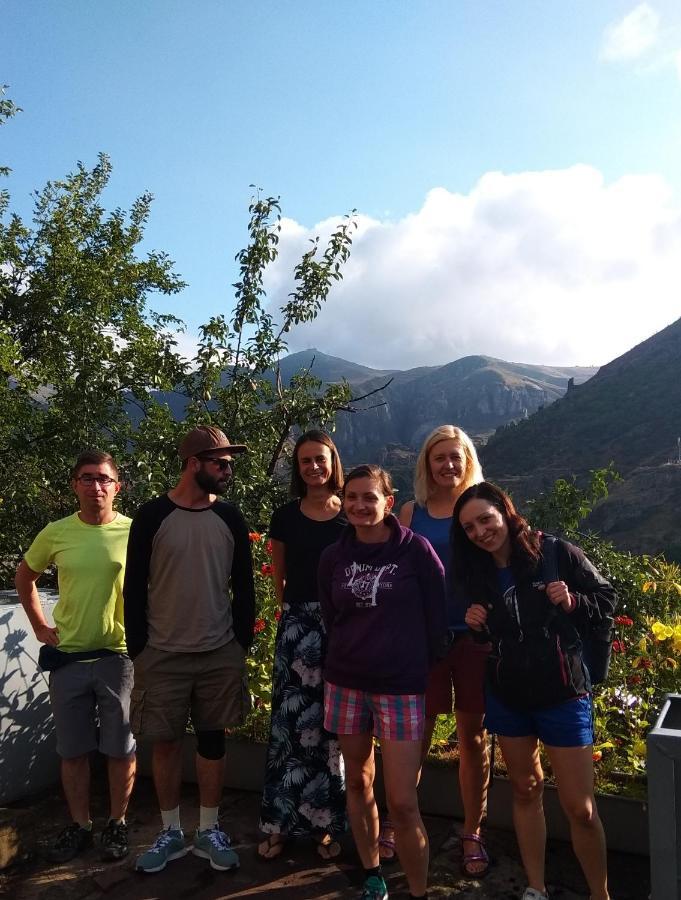 Nnn Guest House Goris Exterior foto