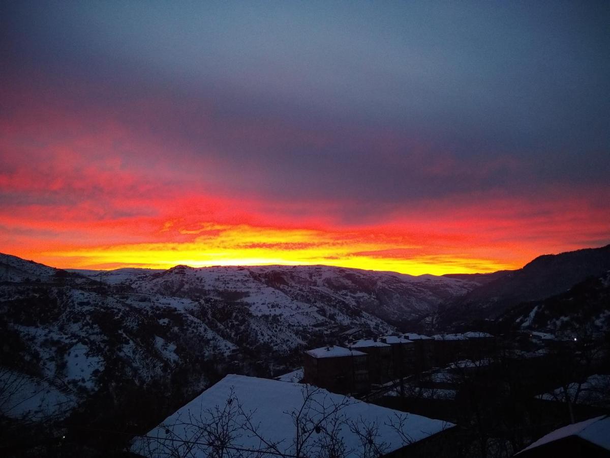 Nnn Guest House Goris Exterior foto